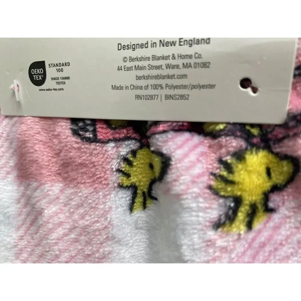Peanuts Snoopy‎ Woodstock Pink Holiday Throw Blanket Christmas 50 x 70” NEW